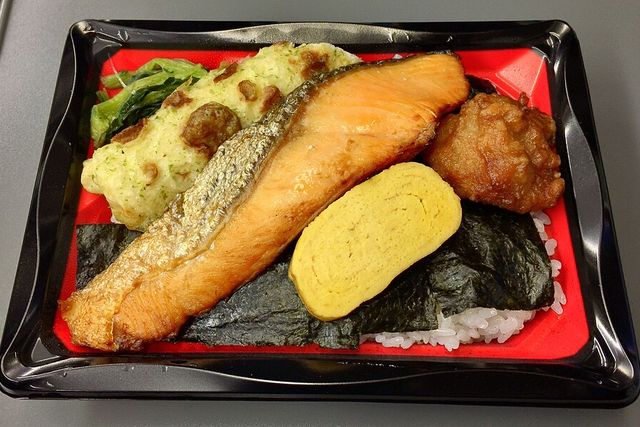 弁当・からあげのイメージ写真